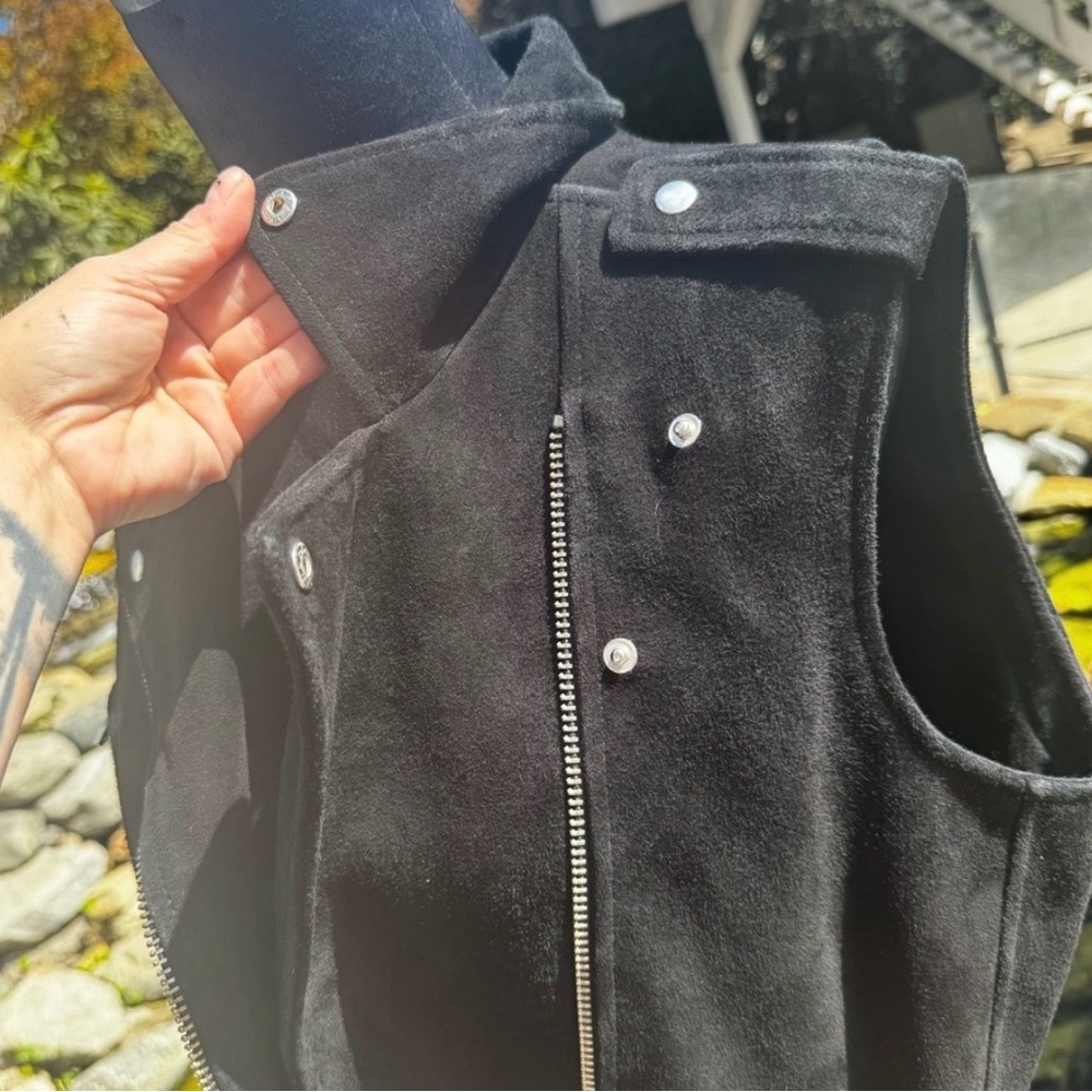 Vintage VEDA Genuine Goat
Suede Moto Vest Sz L/XL - Picture 4 of 4